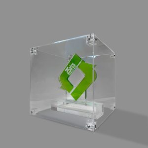 Fabrique su urna de metacrilato