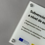 Placa Identificativa Subvención Oficial en metacrilato - Imagen 2
